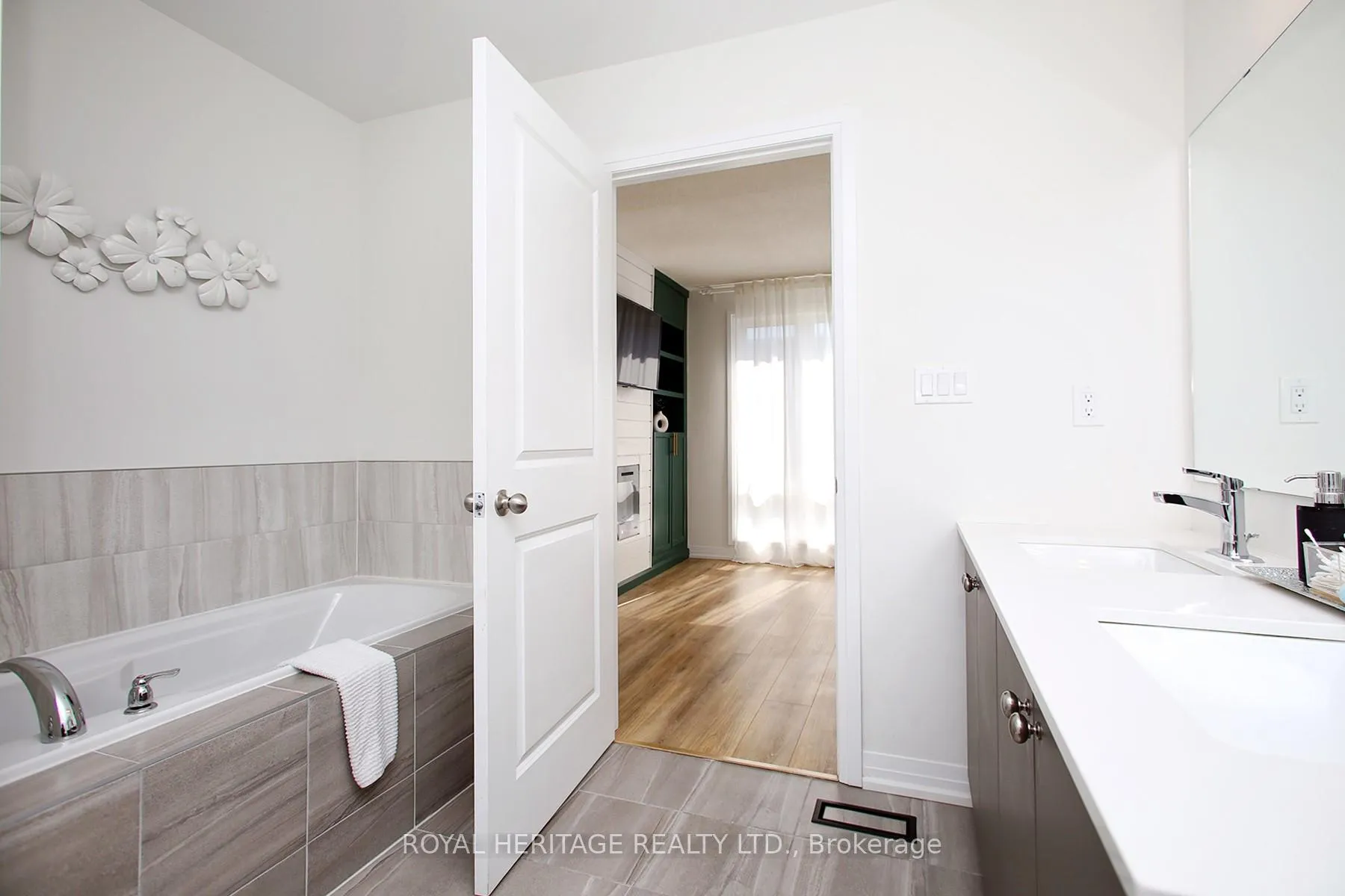 Photo 10 of 5 Klein Way, Whitby, Taunton North — HOMEH