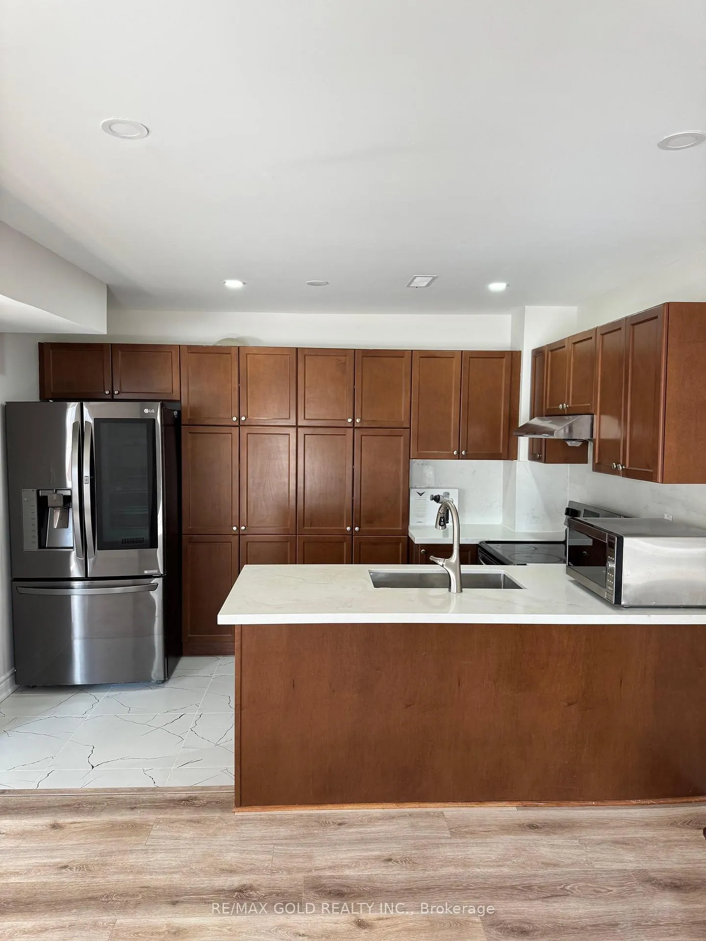 Photo 8 of 76 Tatra Crescent, Brampton, Bram West — HOMEH