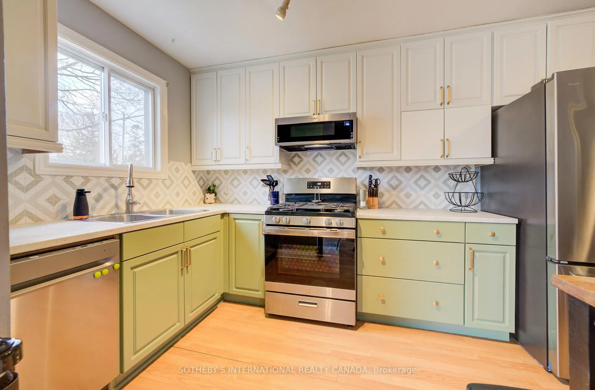 Photo 5 of 425 St. Patrick Street, Norfolk, Port Dover — HOMEH
