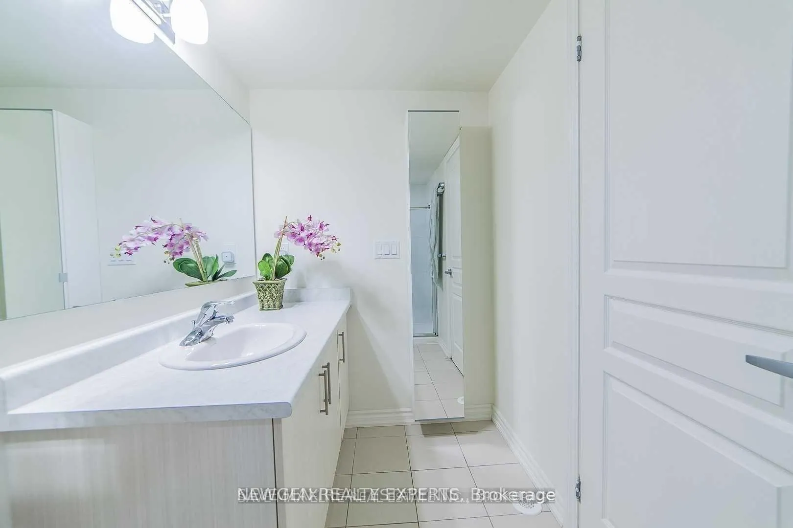 Photo 10 of Unit 8, 120 Longbranch Avenue, Etobicoke, Long Branch — HOMEH