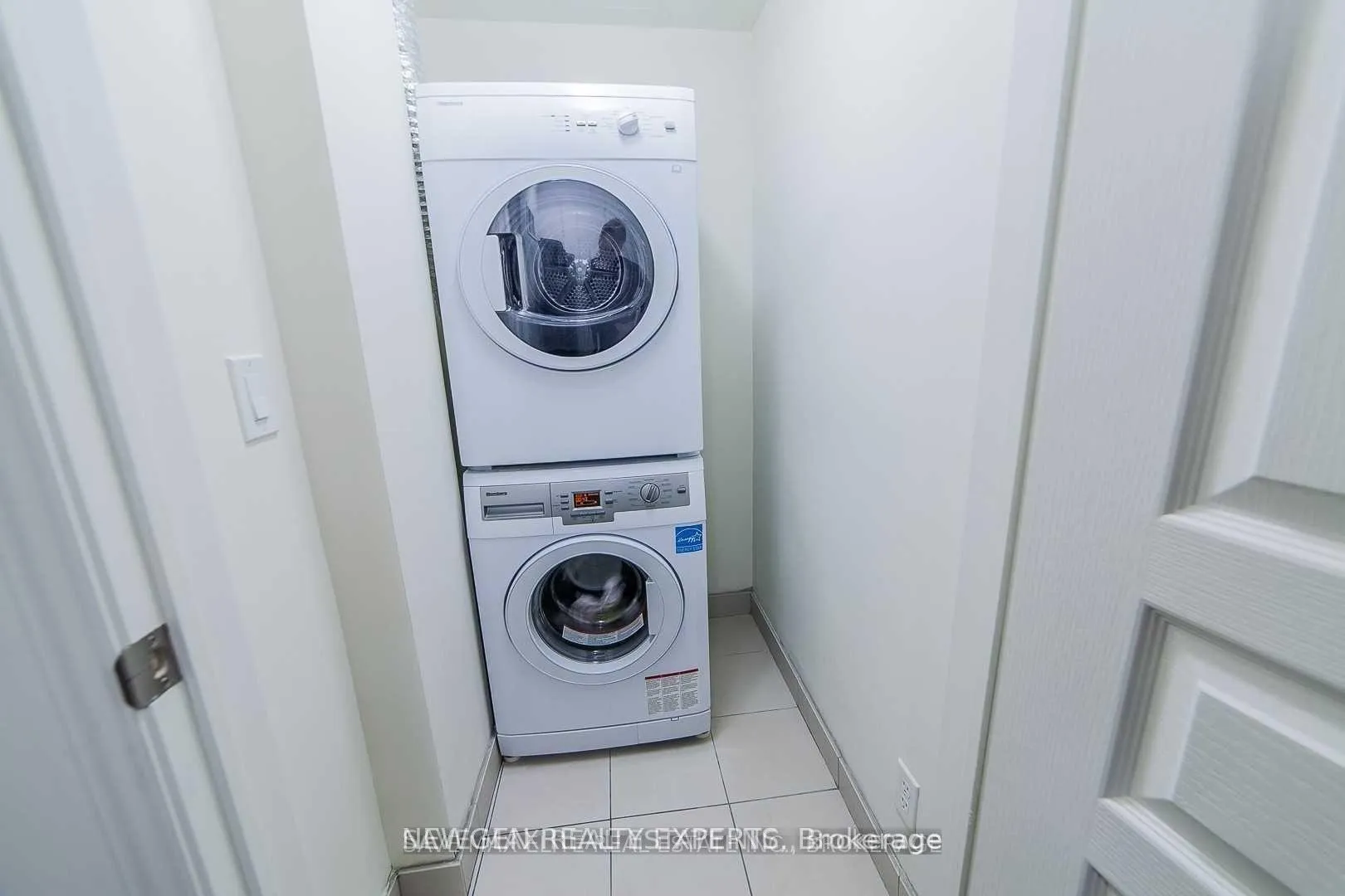 Photo 12 of Unit 8, 120 Longbranch Avenue, Etobicoke, Long Branch — HOMEH