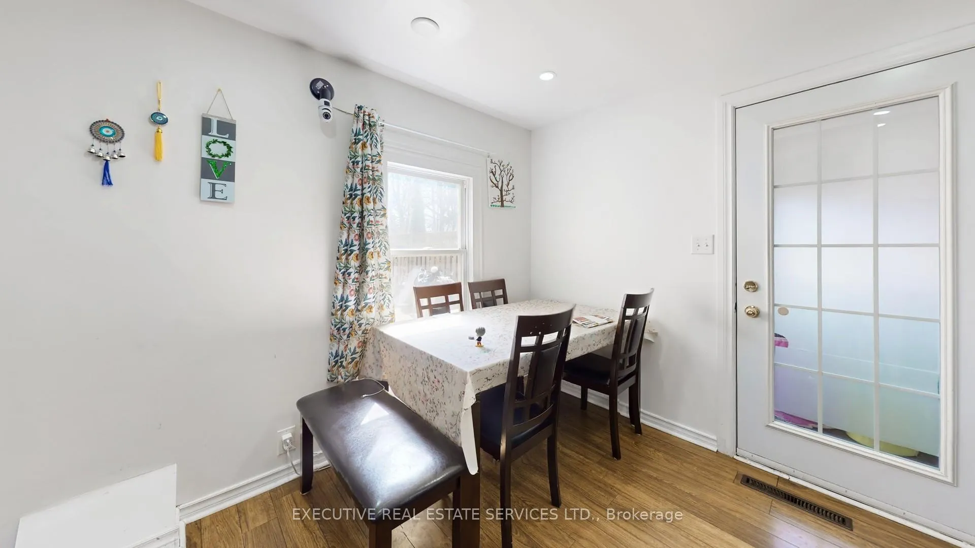 Photo 7 of 89 John Street, Brampton, Downtown Brampton — HOMEH