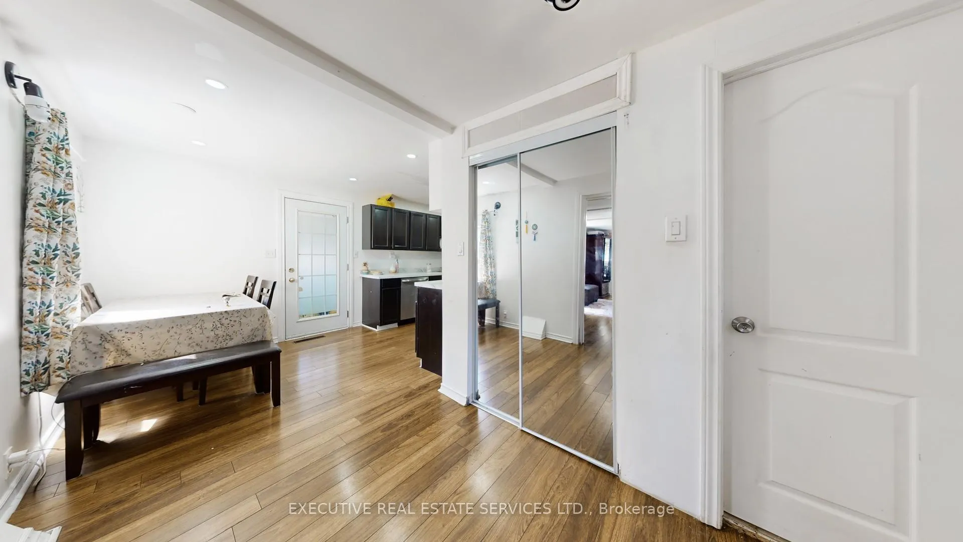 Photo 10 of 89 John Street, Brampton, Downtown Brampton — HOMEH