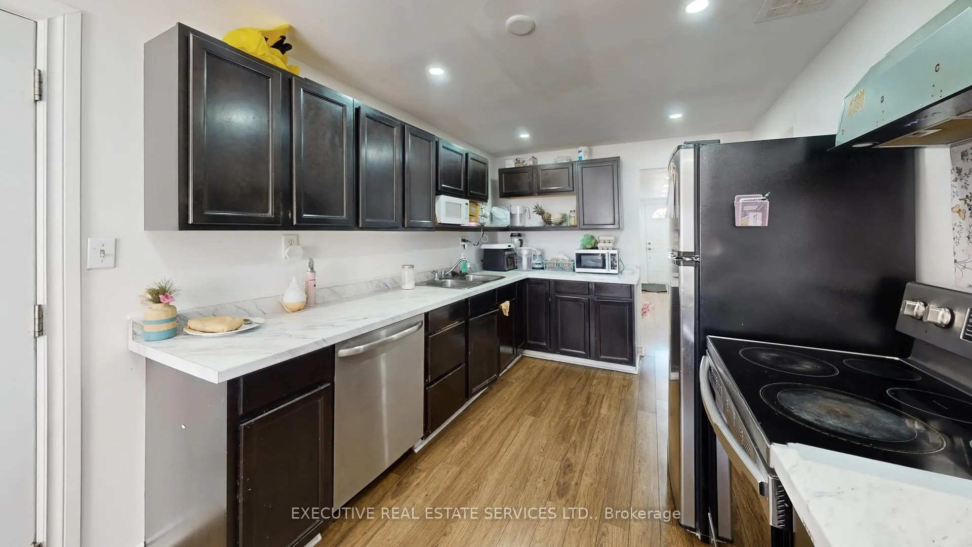 Photo 11 of 89 John Street, Brampton, Downtown Brampton — HOMEH