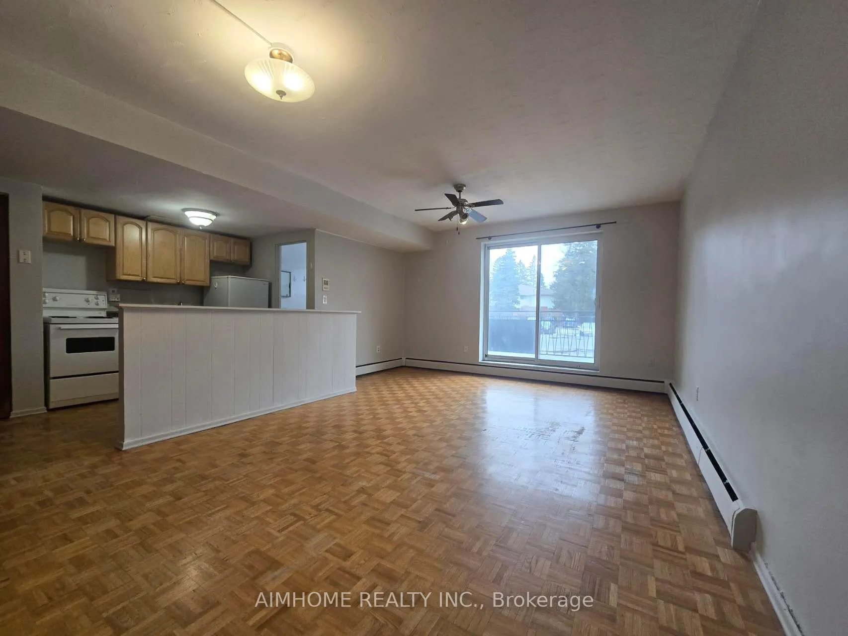 Photo 4 of Unit 108, 2095 Prospect Street, Burlington, Brant — HOMEH