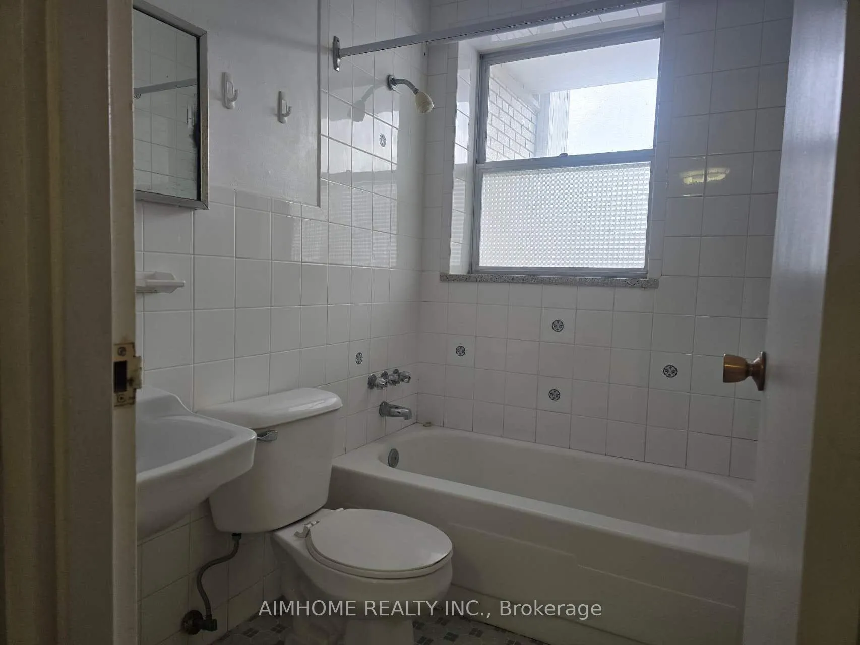 Photo 5 of Unit 108, 2095 Prospect Street, Burlington, Brant — HOMEH