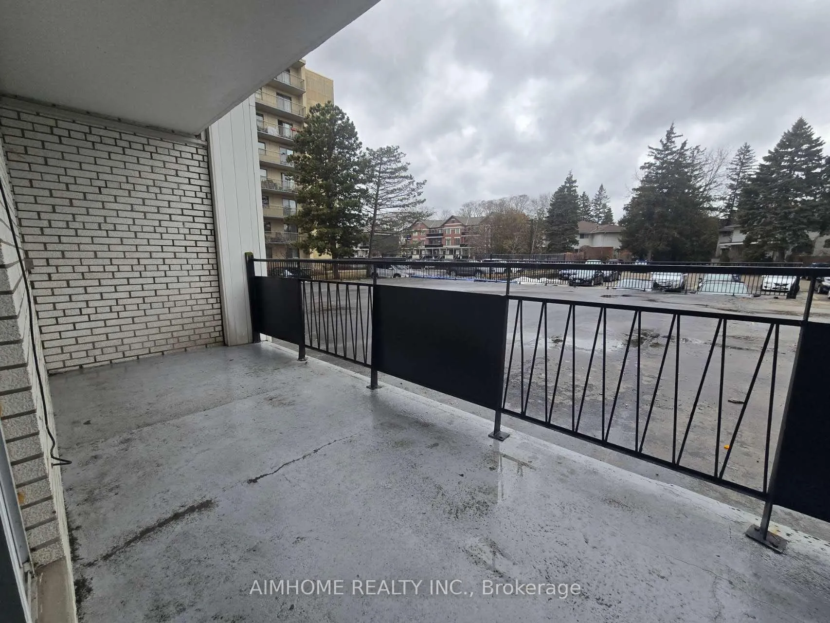 Photo 6 of Unit 108, 2095 Prospect Street, Burlington, Brant — HOMEH