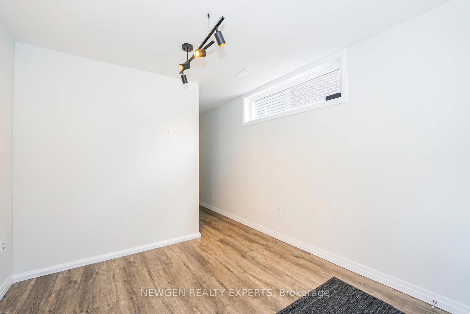 Photo 9 of Unit 283, 30 Times Square Boulevard, Hamilton, Stoney Creek Mountain — HOMEH