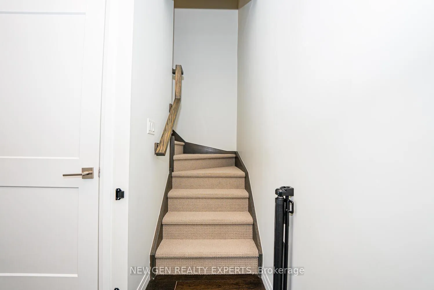 Photo 31 of Unit 283, 30 Times Square Boulevard, Hamilton, Stoney Creek Mountain — HOMEH
