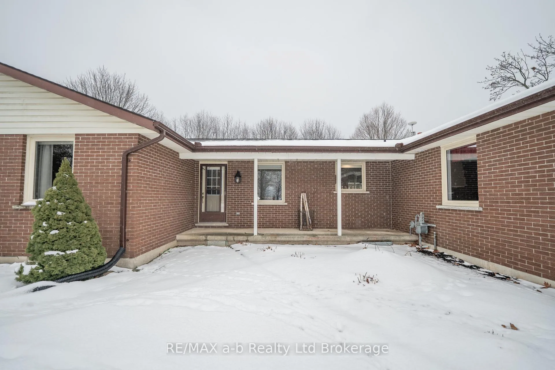 Photo 2 of 660 Goshen Road, Norfolk, Rural Middleton — HOMEH