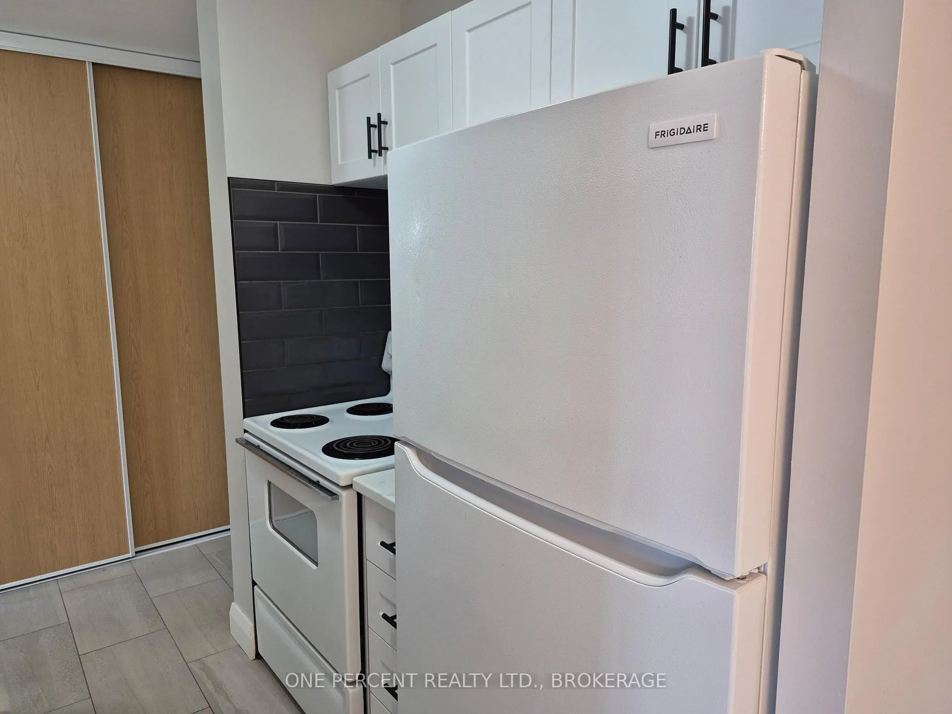 Photo 14 of Unit 204, 17 Eldon Hall Place, Kingston, Central City West — HOMEH
