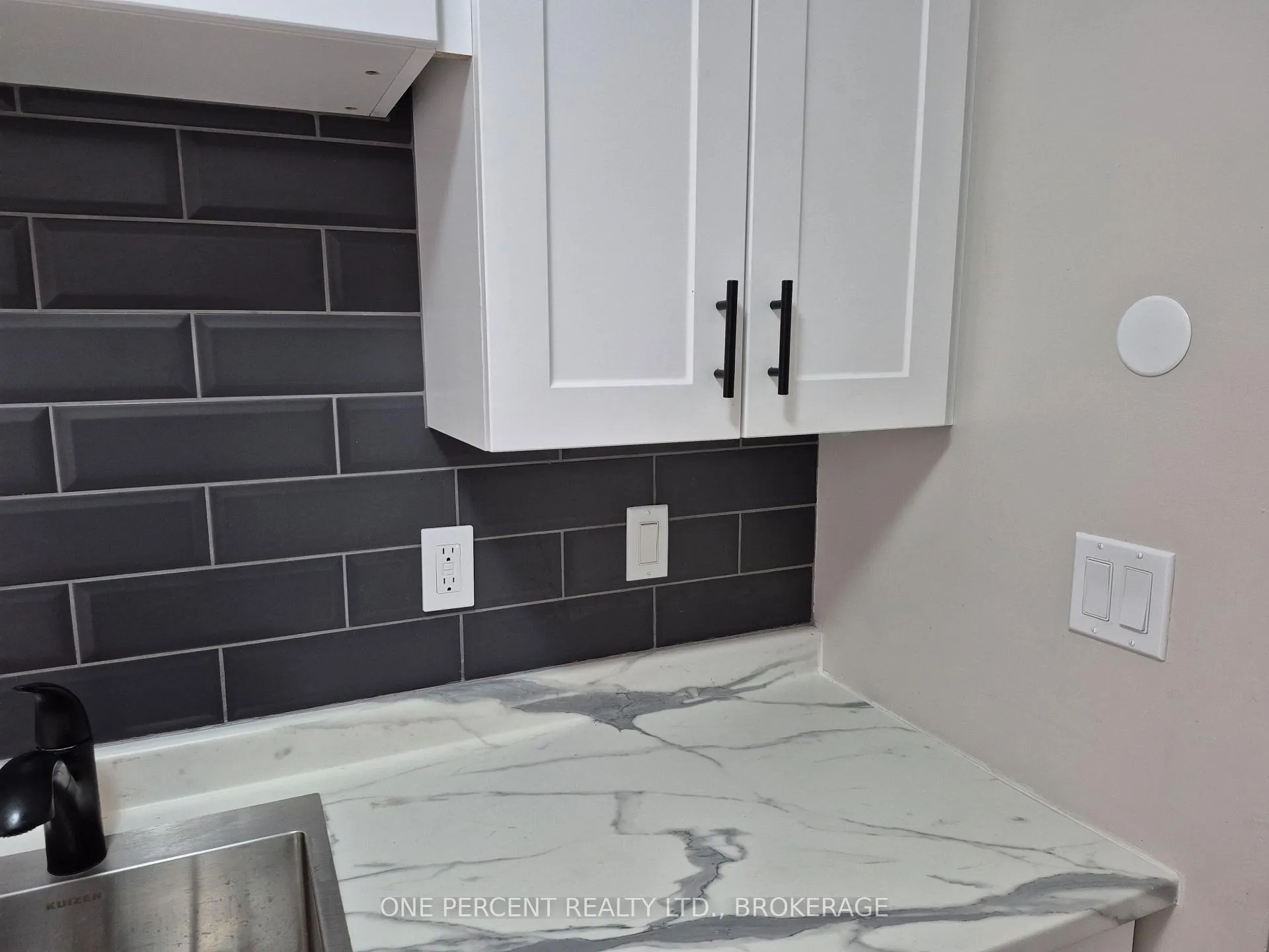 Photo 15 of Unit 204, 17 Eldon Hall Place, Kingston, Central City West — HOMEH