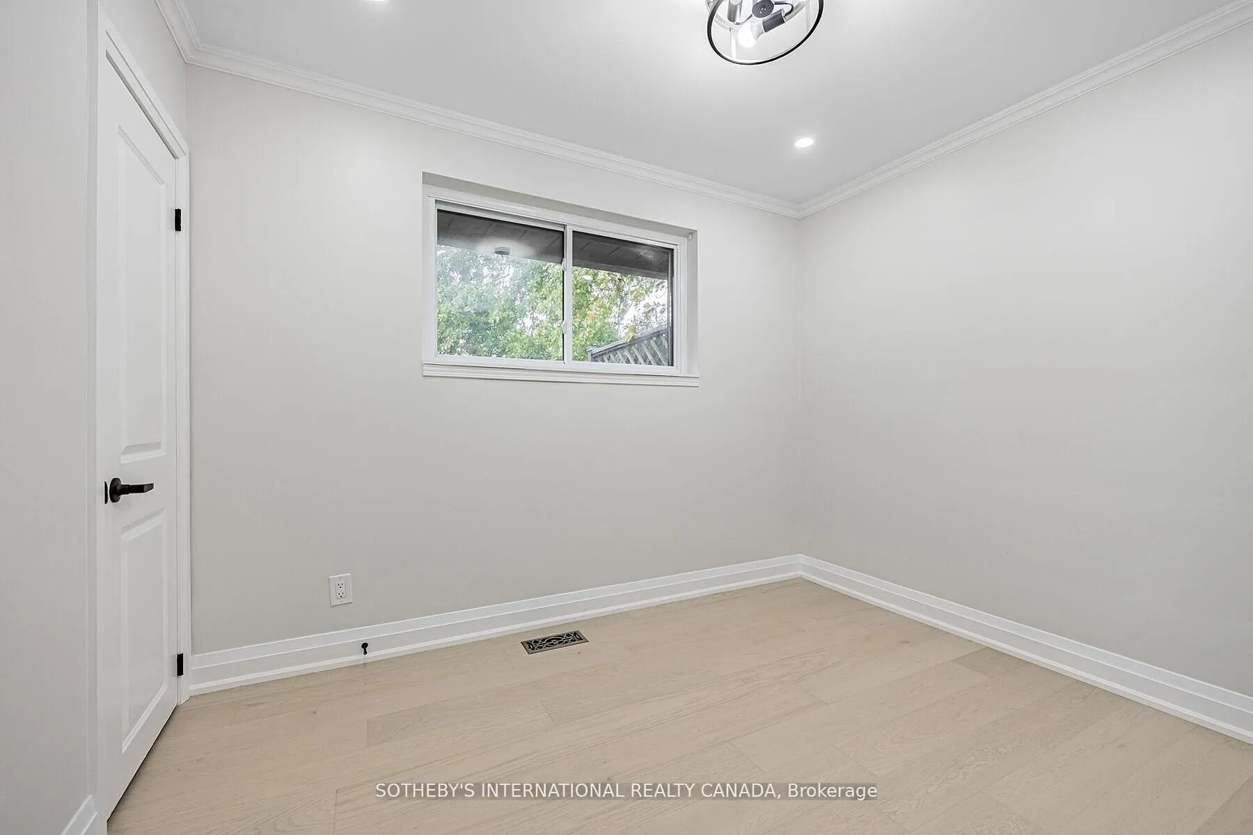 Photo 7 of Unit Upper, 222 Hammersmith Court, Burlington, Appleby — HOMEH