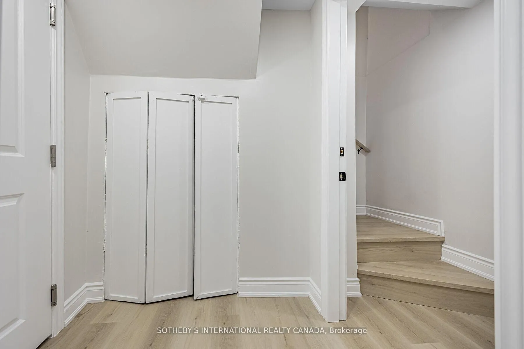Photo 8 of Unit Upper, 222 Hammersmith Court, Burlington, Appleby — HOMEH