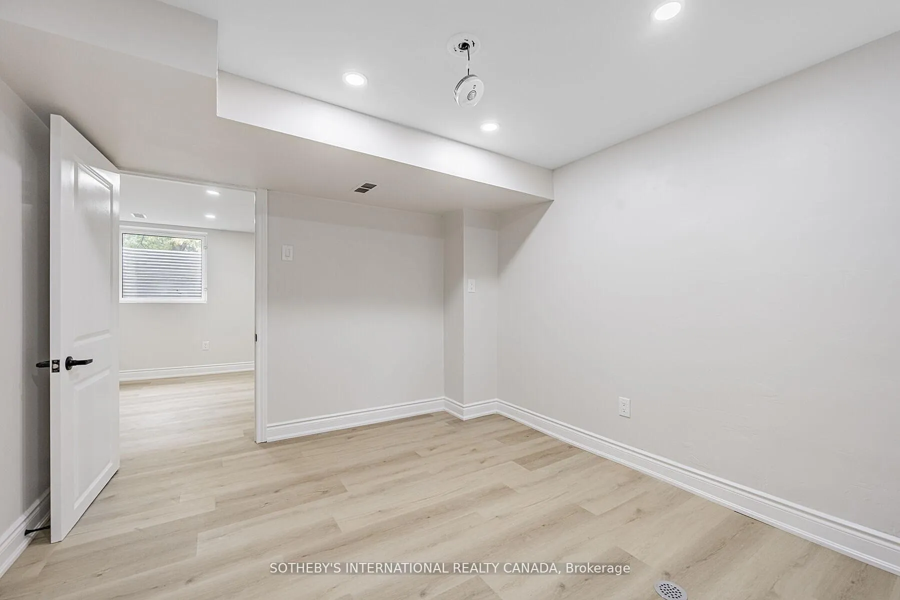 Photo 11 of Unit Upper, 222 Hammersmith Court, Burlington, Appleby — HOMEH