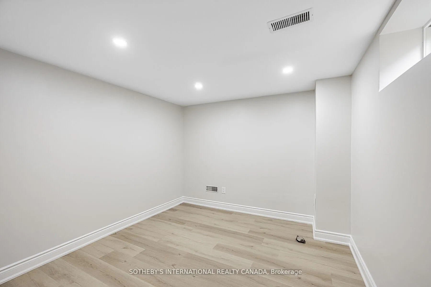 Photo 16 of Unit Upper, 222 Hammersmith Court, Burlington, Appleby — HOMEH