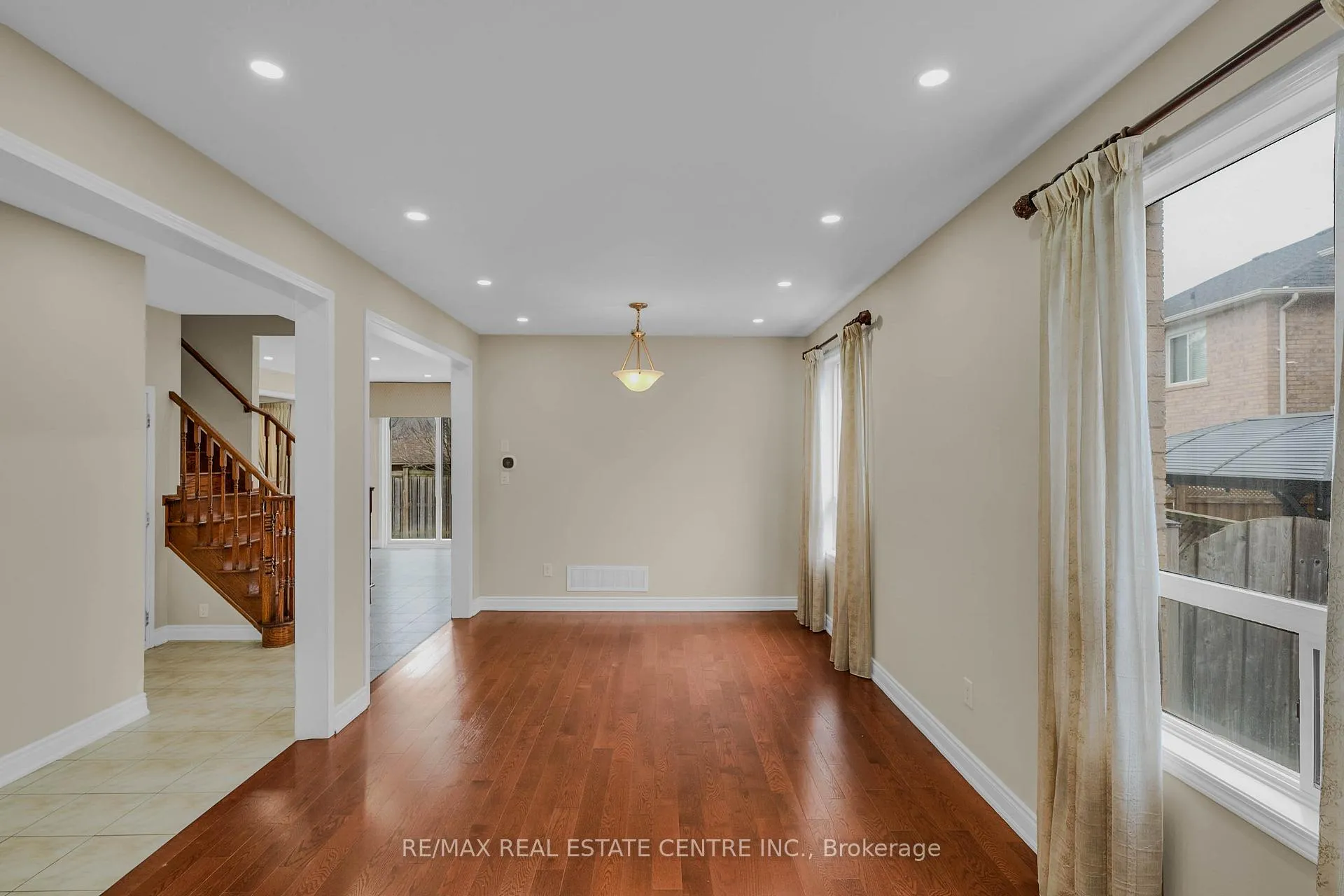 Photo 15 of 706 Maddocks Trail, Milton, Coates — HOMEH