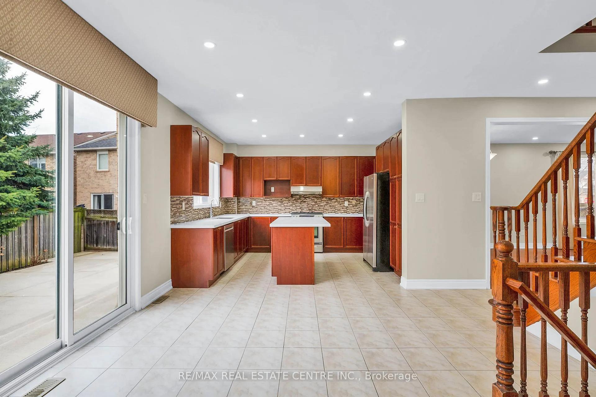 Photo 19 of 706 Maddocks Trail, Milton, Coates — HOMEH