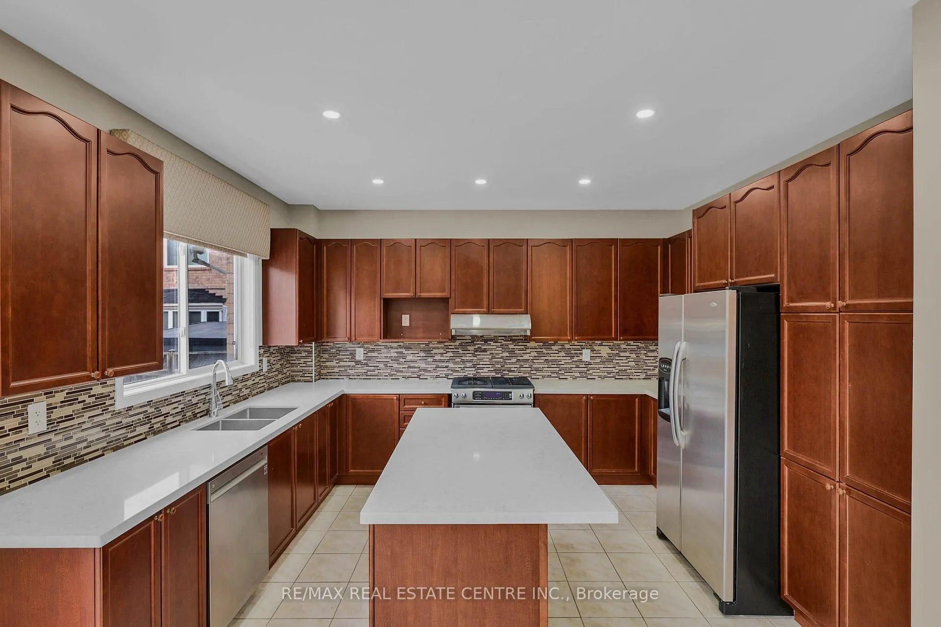 Photo 20 of 706 Maddocks Trail, Milton, Coates — HOMEH