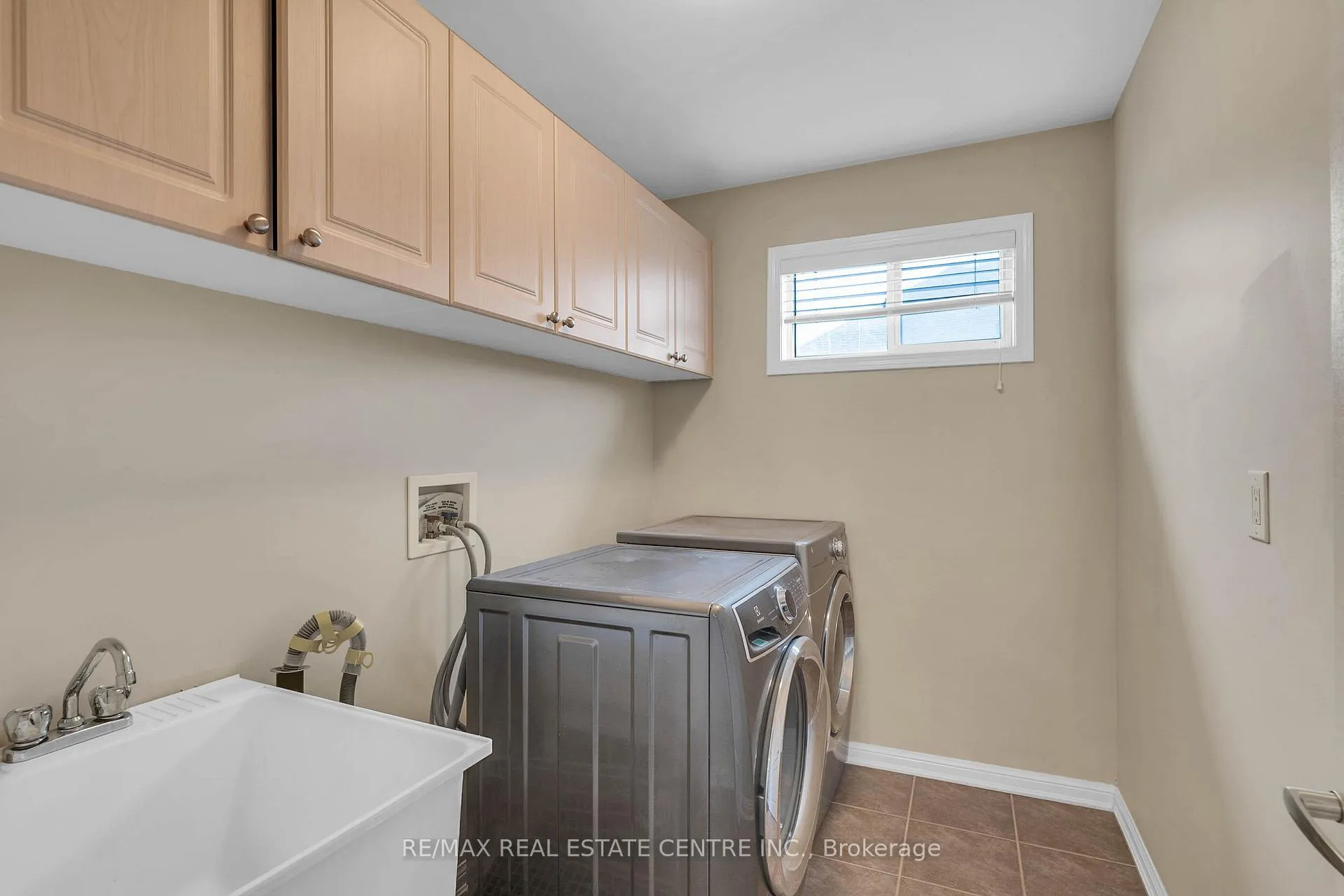 Photo 41 of 706 Maddocks Trail, Milton, Coates — HOMEH
