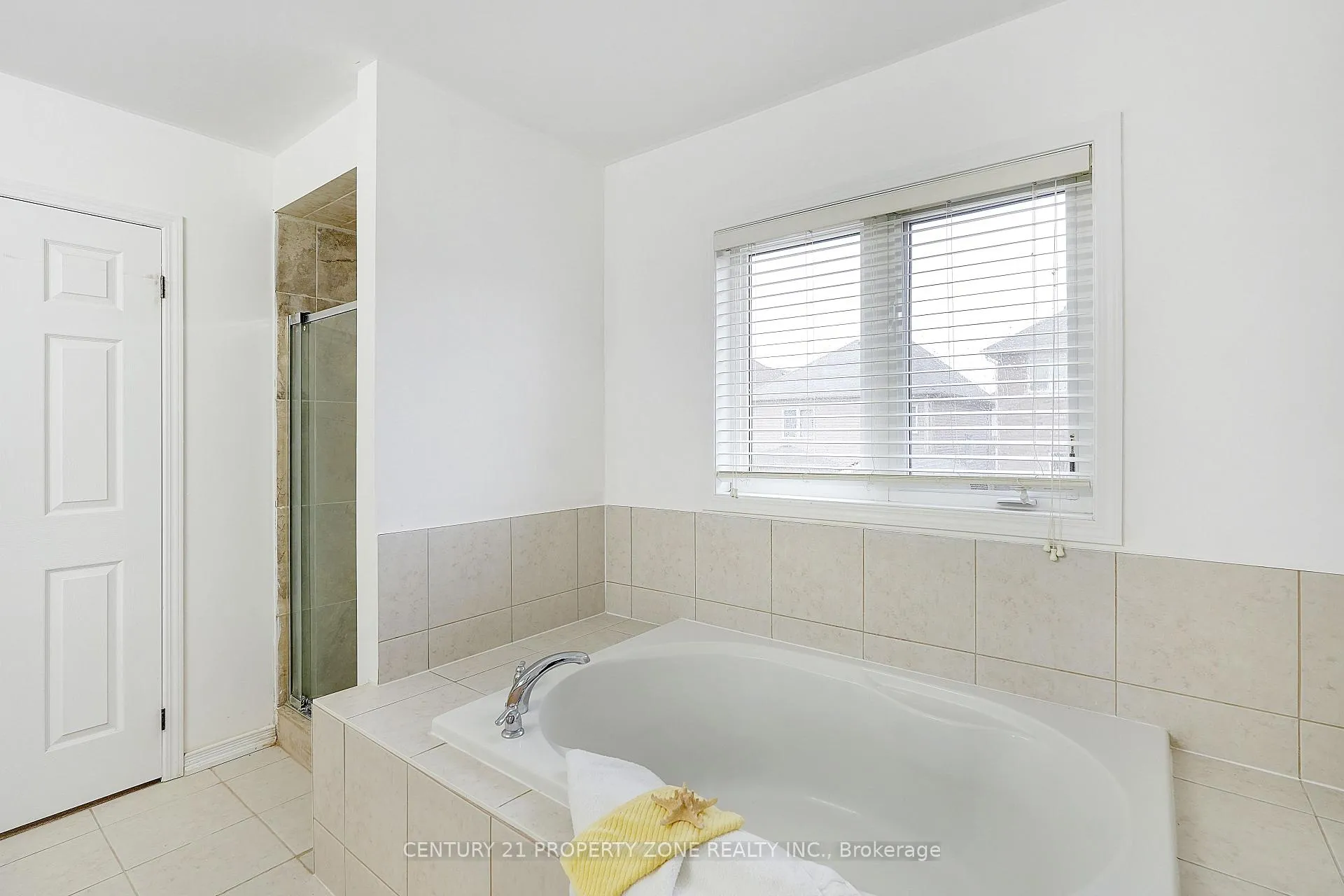 Photo 22 of 36 Cleghorn Drive, Hamilton, Binbrook — HOMEH
