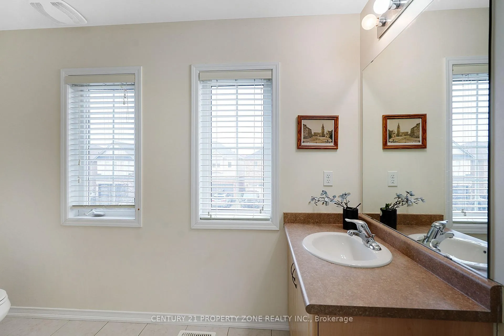 Photo 29 of 36 Cleghorn Drive, Hamilton, Binbrook — HOMEH