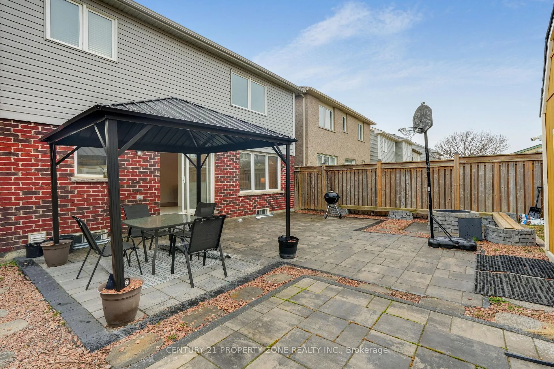 Photo 34 of 36 Cleghorn Drive, Hamilton, Binbrook — HOMEH