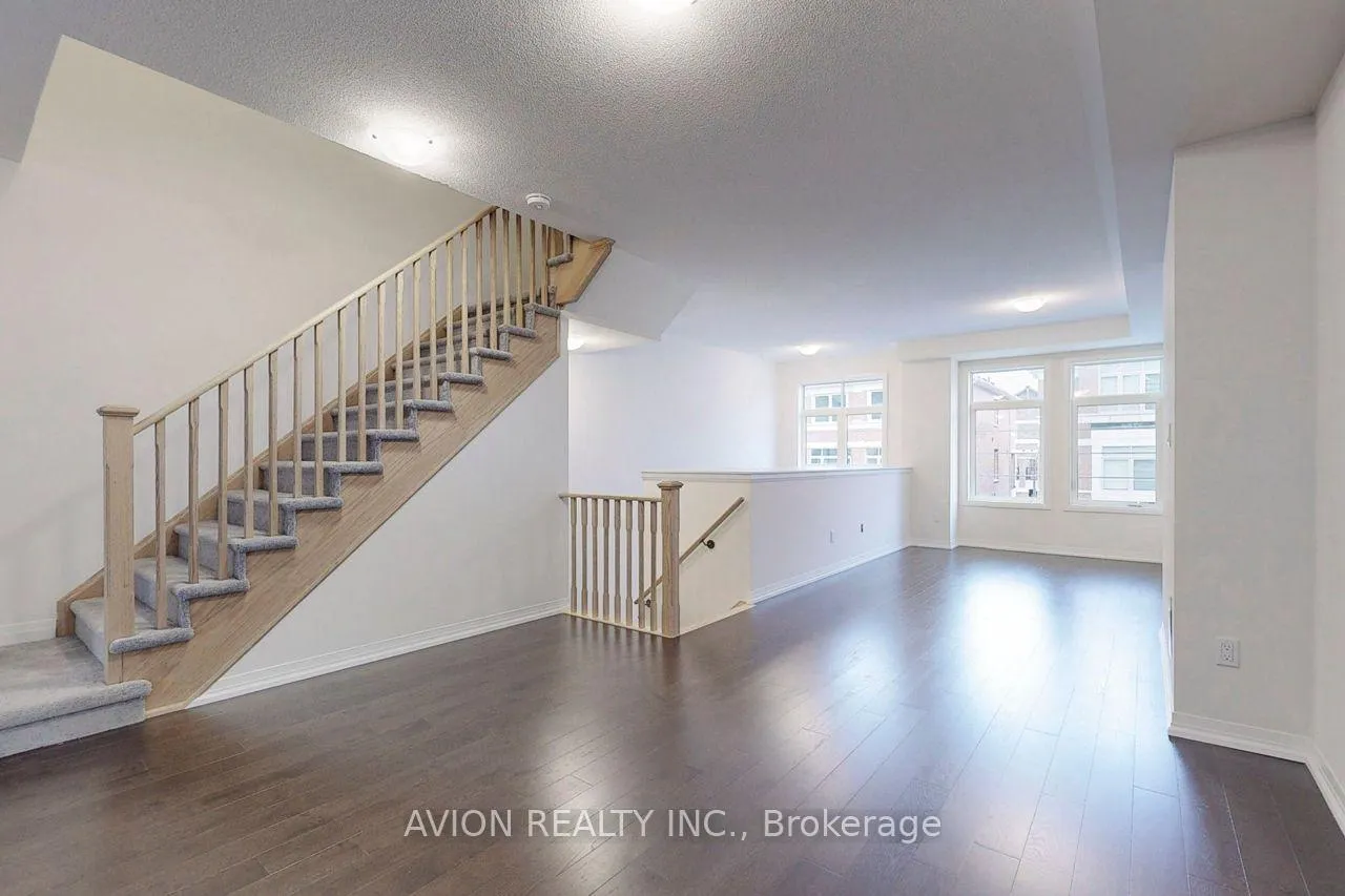 Photo 2 of 9 Sissons Way, Markham, Box Grove — HOMEH