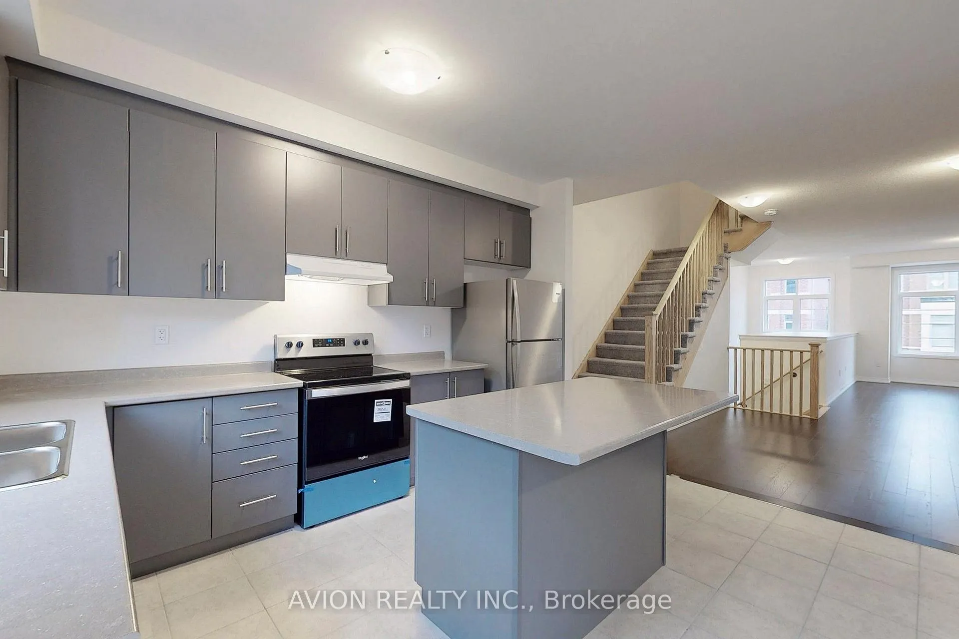 Photo 4 of 9 Sissons Way, Markham, Box Grove — HOMEH