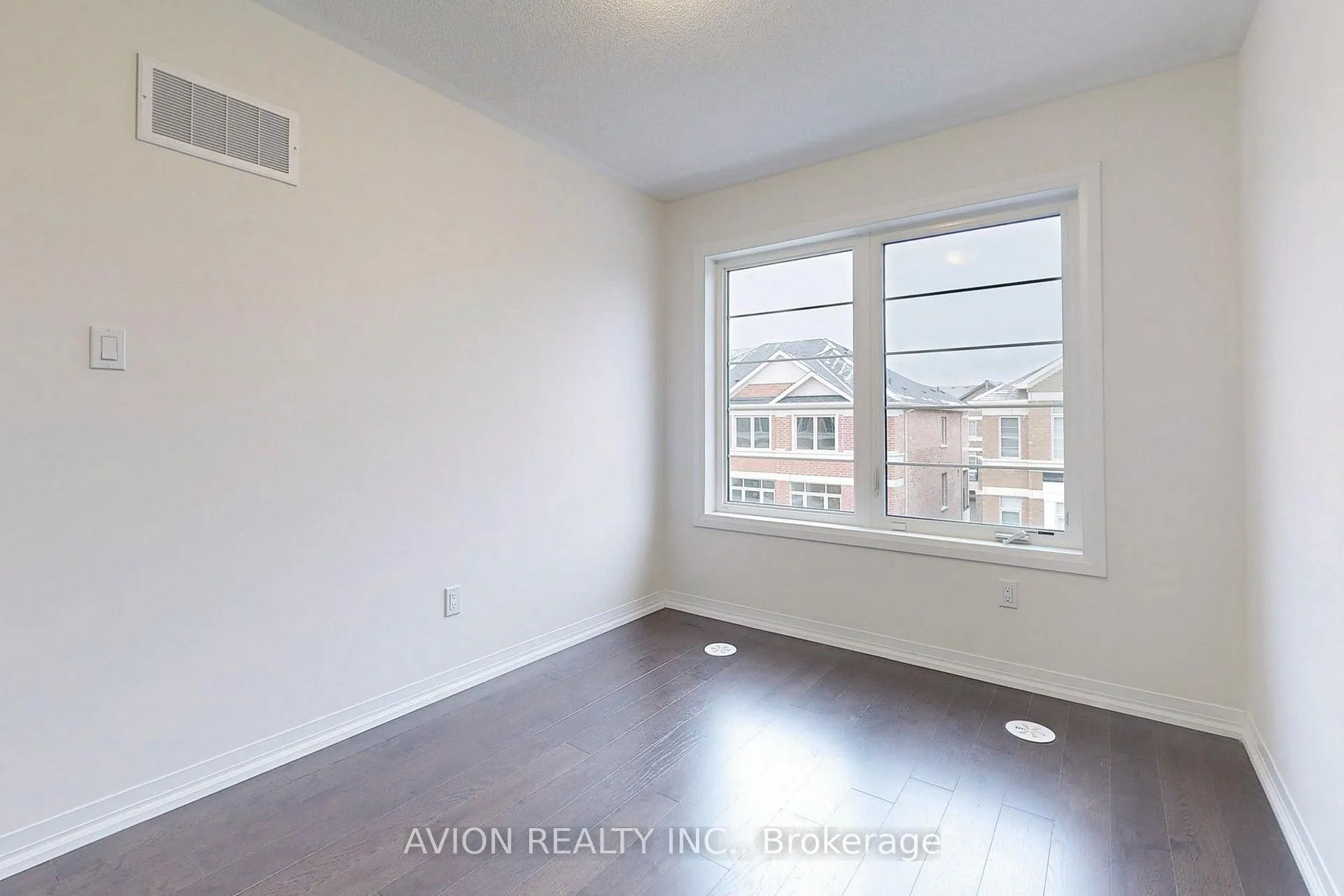 Photo 7 of 9 Sissons Way, Markham, Box Grove — HOMEH