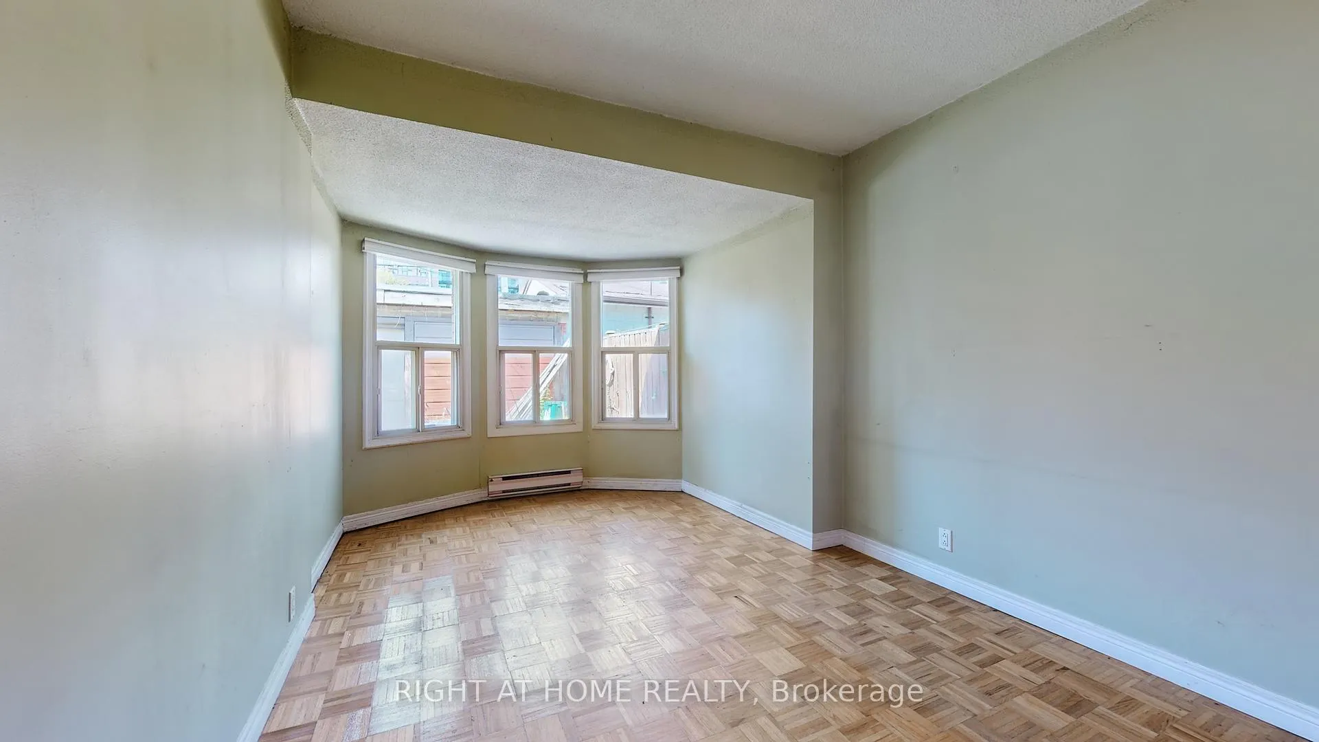 Photo 2 of Unit Main, 66 Gladstone Avenue, Toronto, Little Portugal — HOMEH