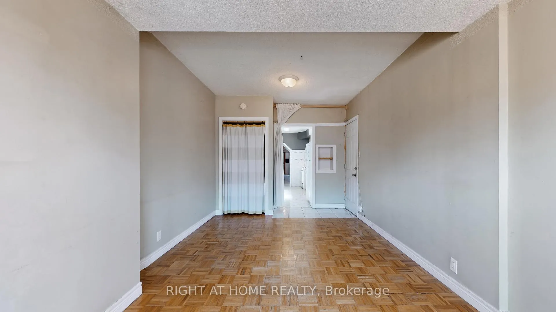Photo 4 of Unit Main, 66 Gladstone Avenue, Toronto, Little Portugal — HOMEH