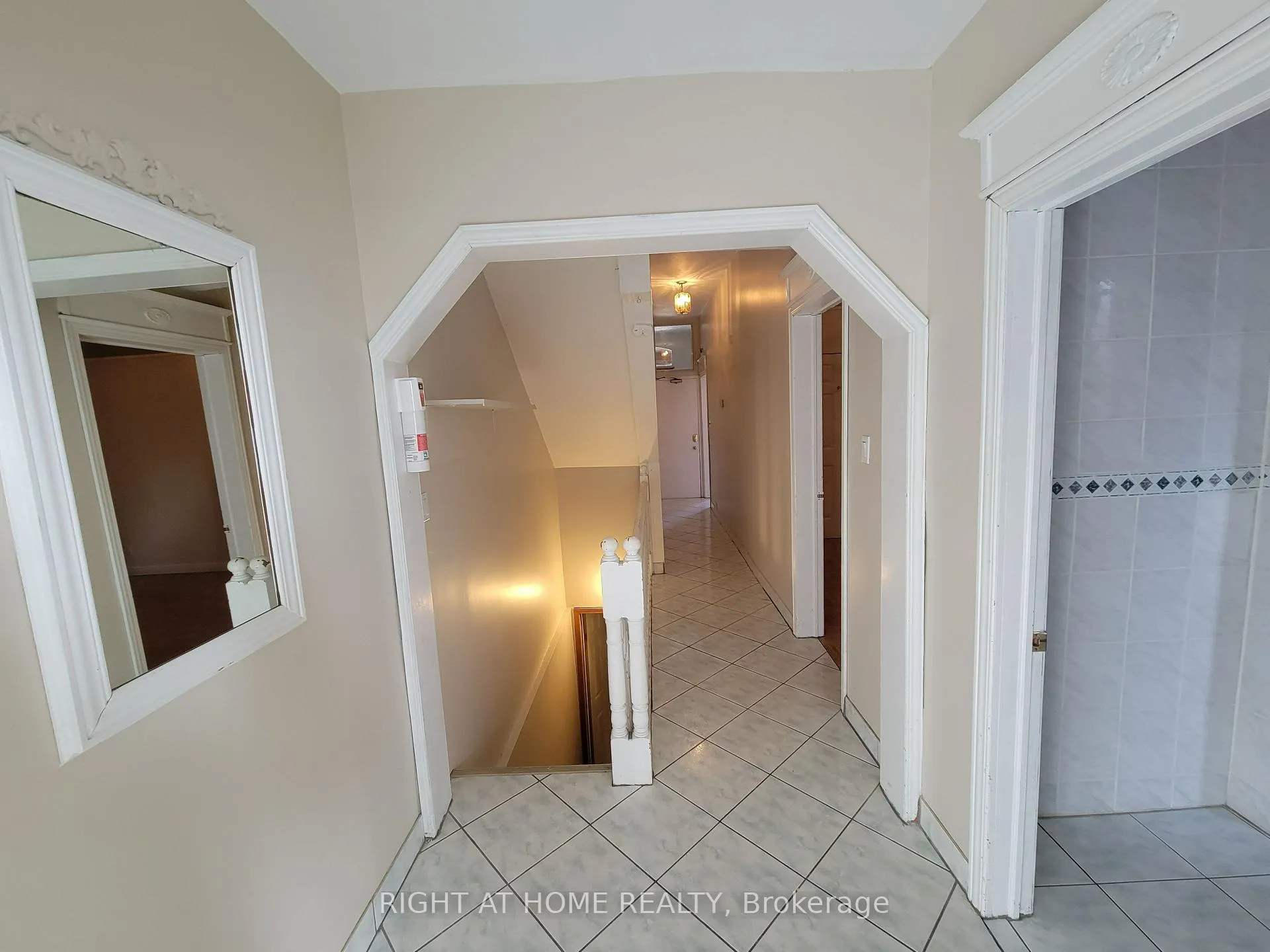 Photo 8 of Unit Main, 66 Gladstone Avenue, Toronto, Little Portugal — HOMEH