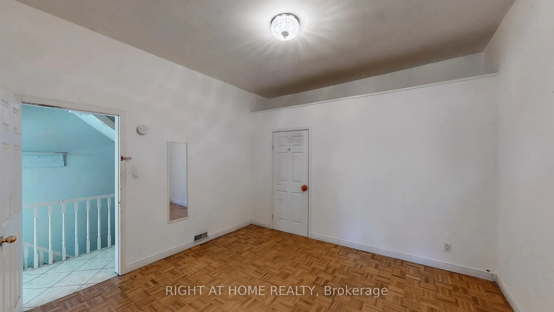 Photo 11 of Unit Main, 66 Gladstone Avenue, Toronto, Little Portugal — HOMEH