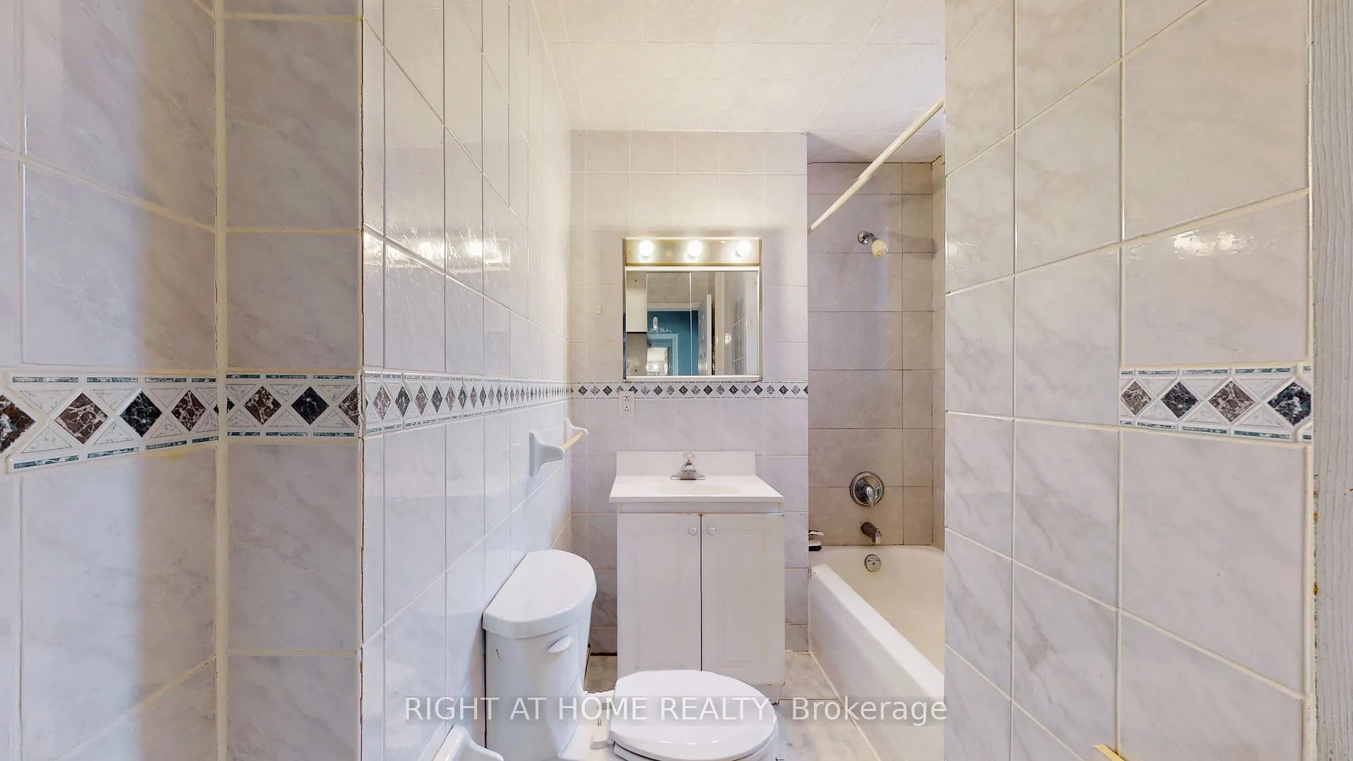 Photo 12 of Unit Main, 66 Gladstone Avenue, Toronto, Little Portugal — HOMEH