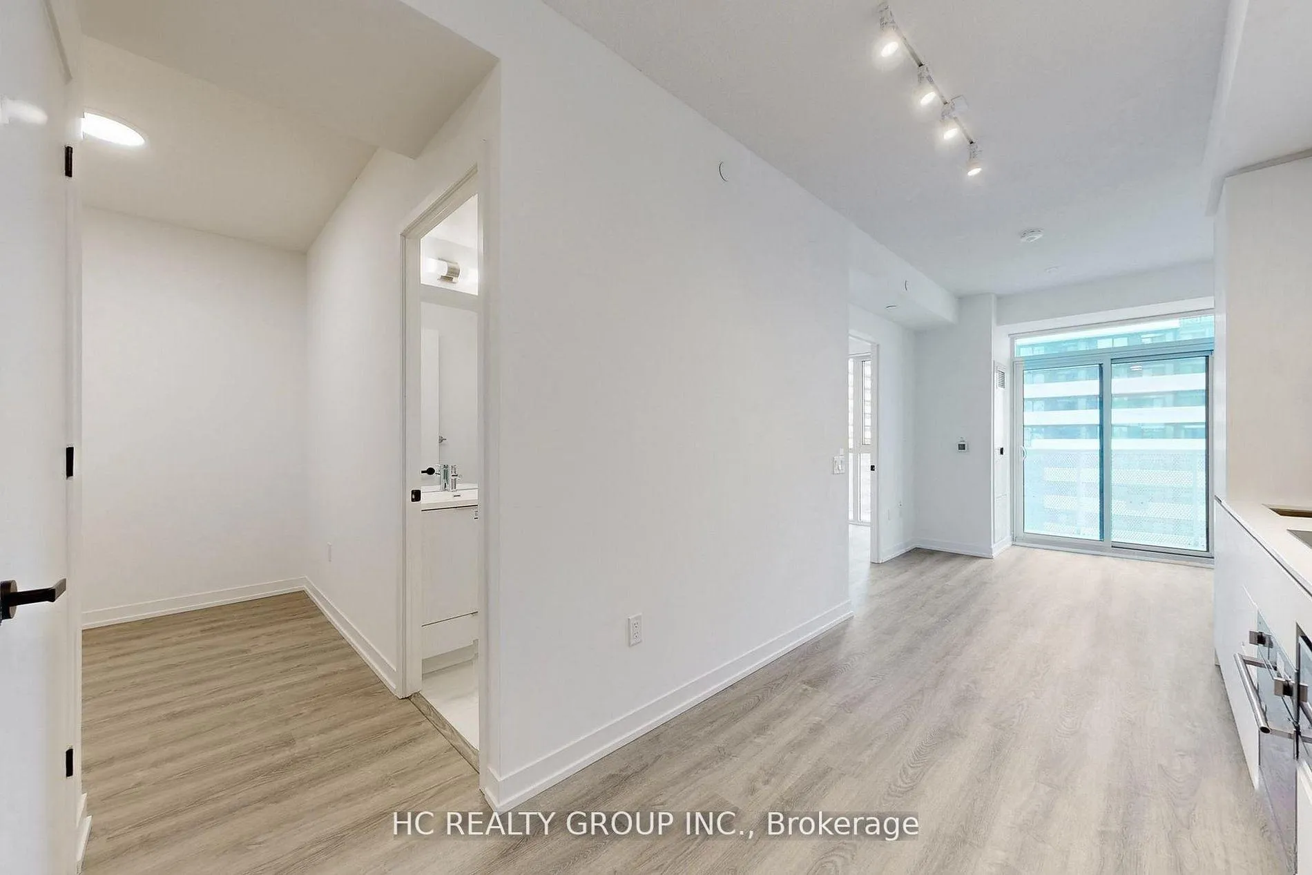 Photo 6 of Unit 3101, 8 Interchange Way, Vaughan, Vaughan Corporate Centre — HOMEH