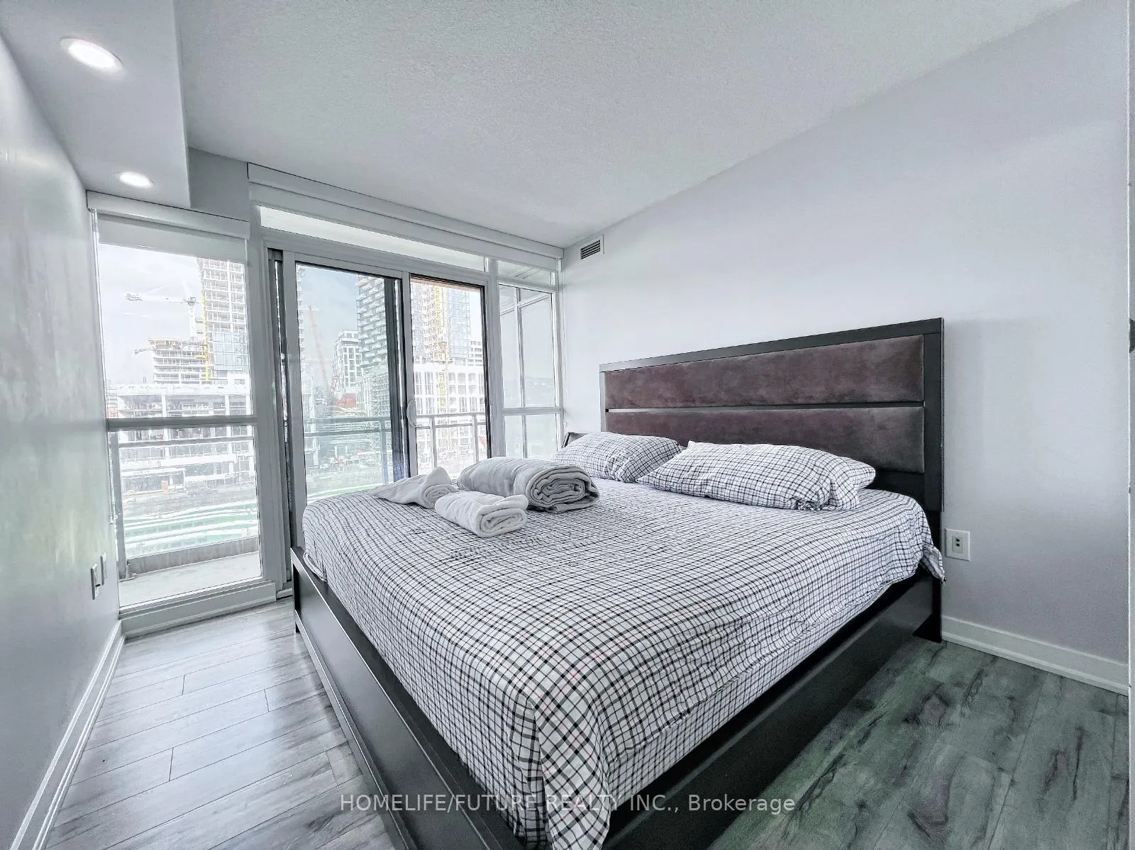 Photo 14 of Unit 649, 10 Capreol Court, Toronto, Waterfront Communities — HOMEH