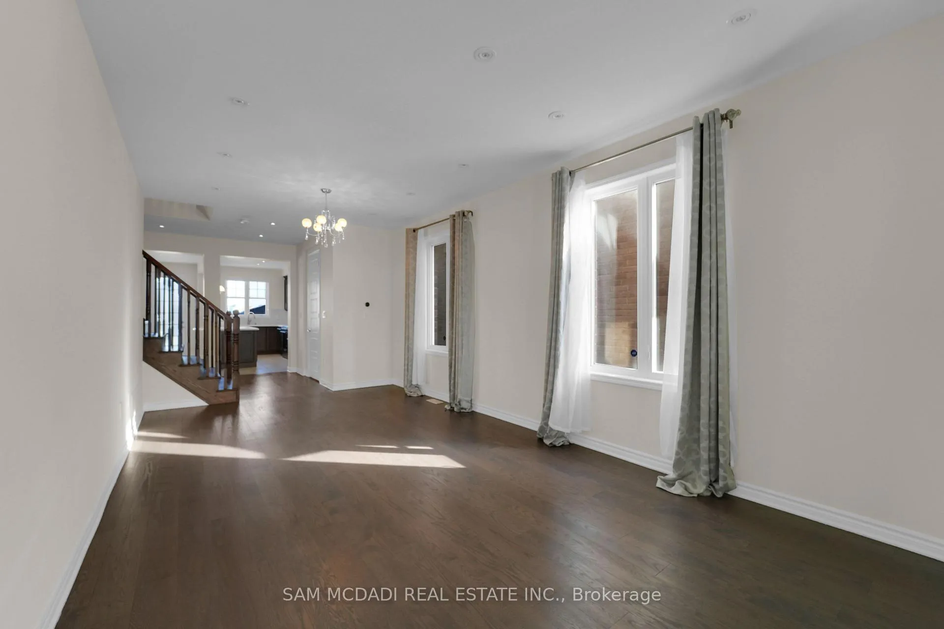 Photo 6 of 1395 Chretien Street, Milton, Ford — HOMEH
