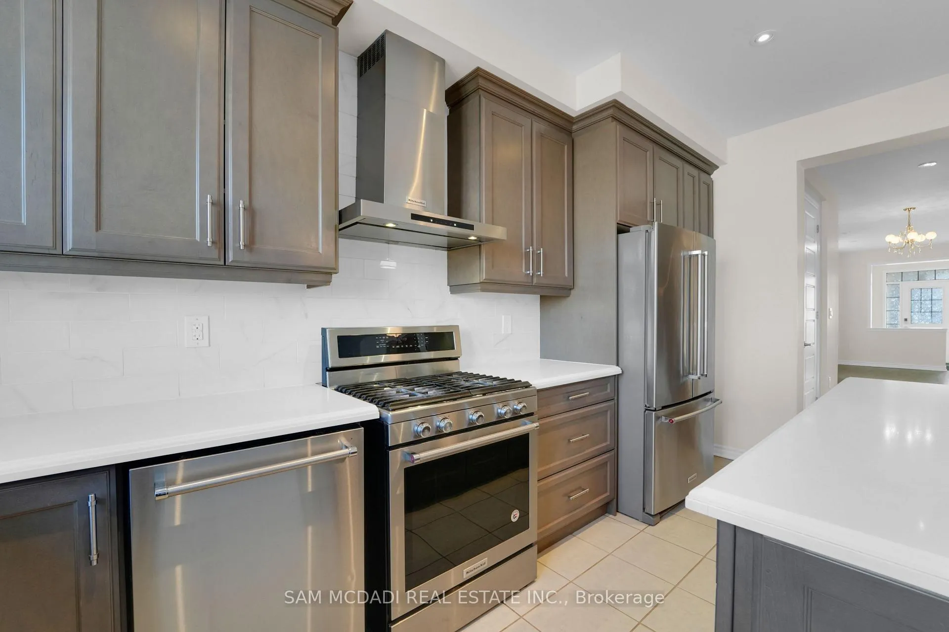 Photo 14 of 1395 Chretien Street, Milton, Ford — HOMEH
