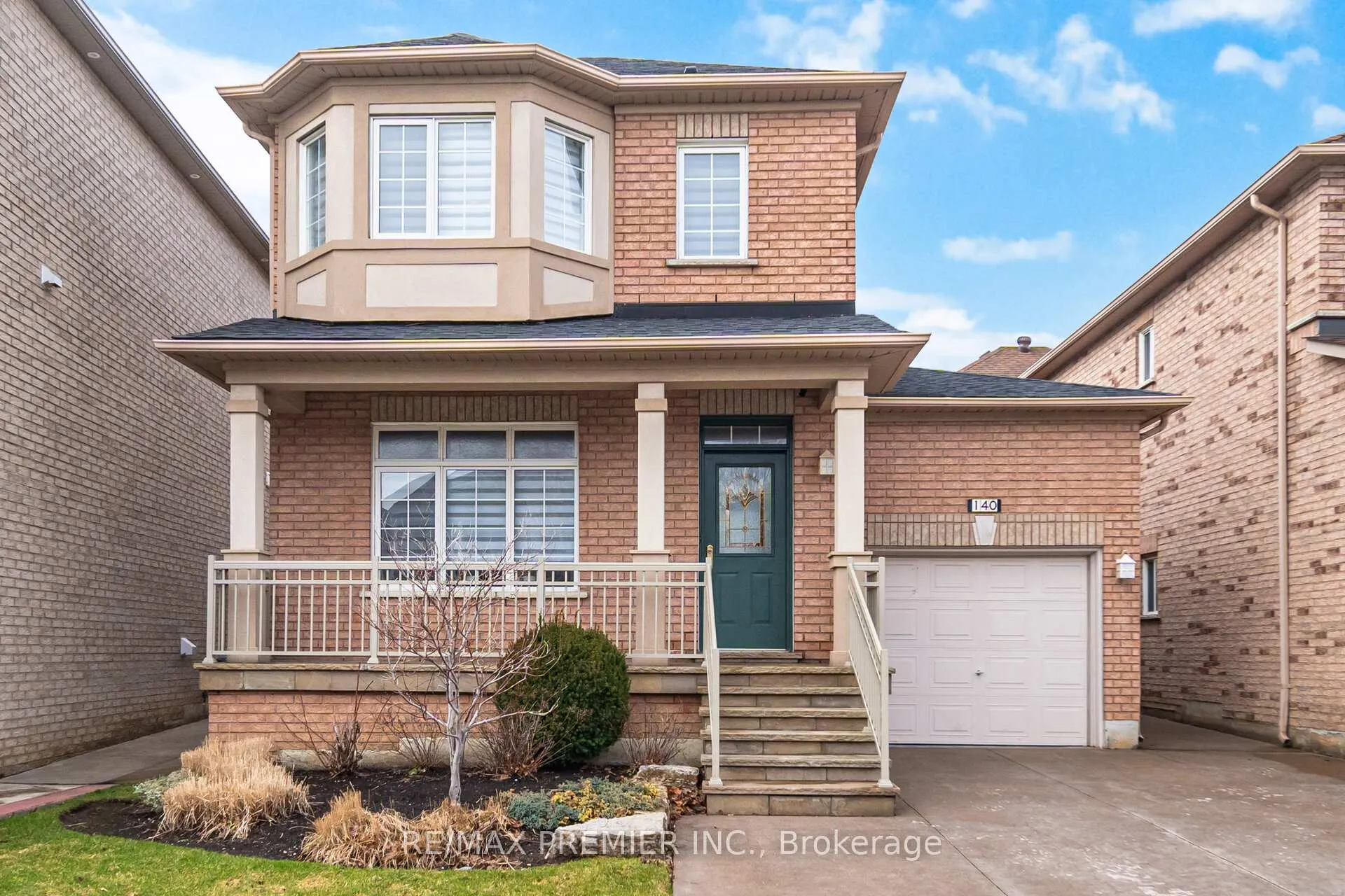 Photo 2 of 140 Ferdinand Avenue, Vaughan, Maple — HOMEH