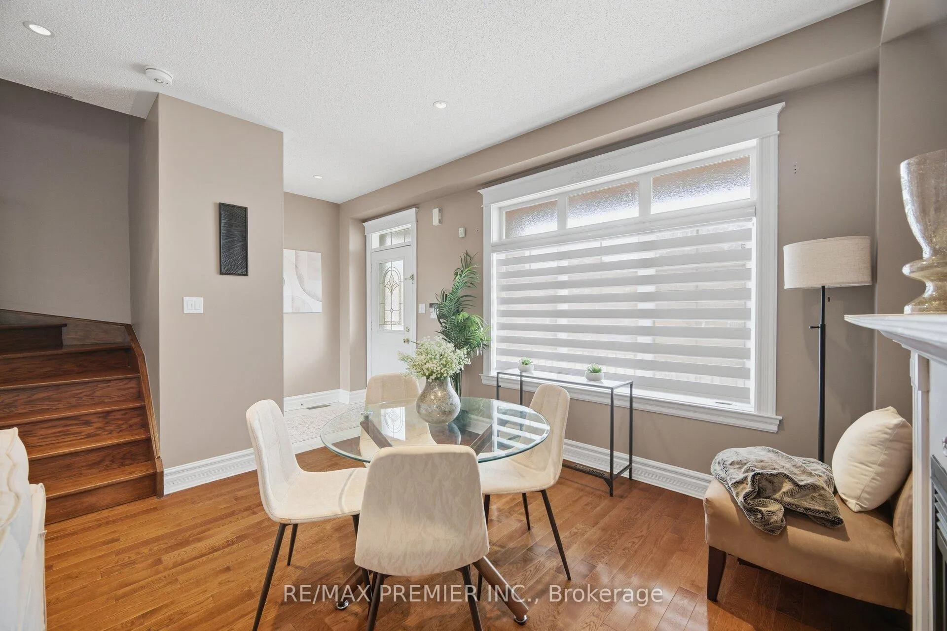 Photo 4 of 140 Ferdinand Avenue, Vaughan, Maple — HOMEH