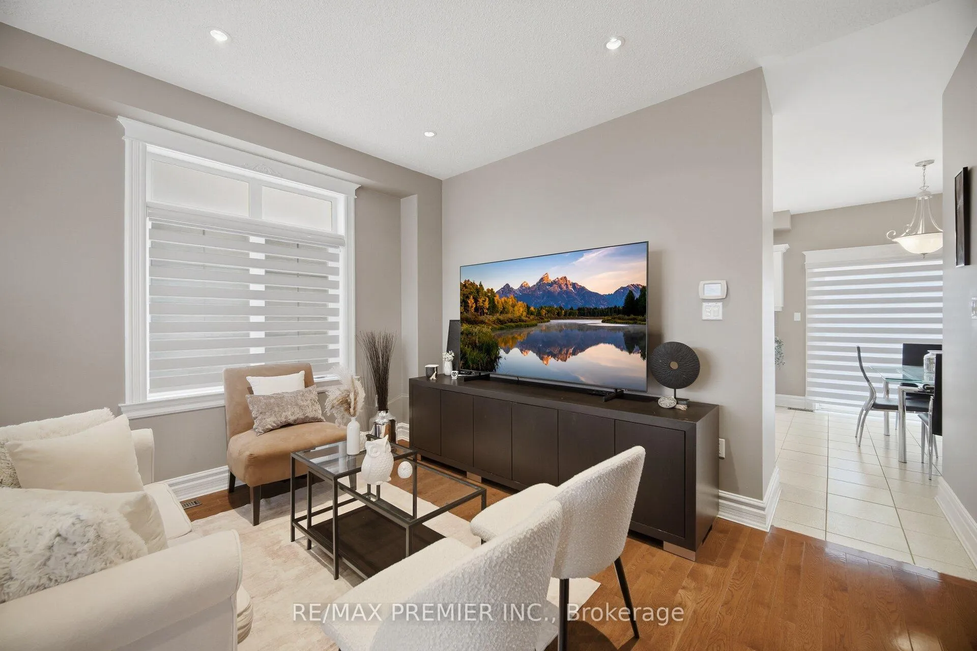 Photo 7 of 140 Ferdinand Avenue, Vaughan, Maple — HOMEH