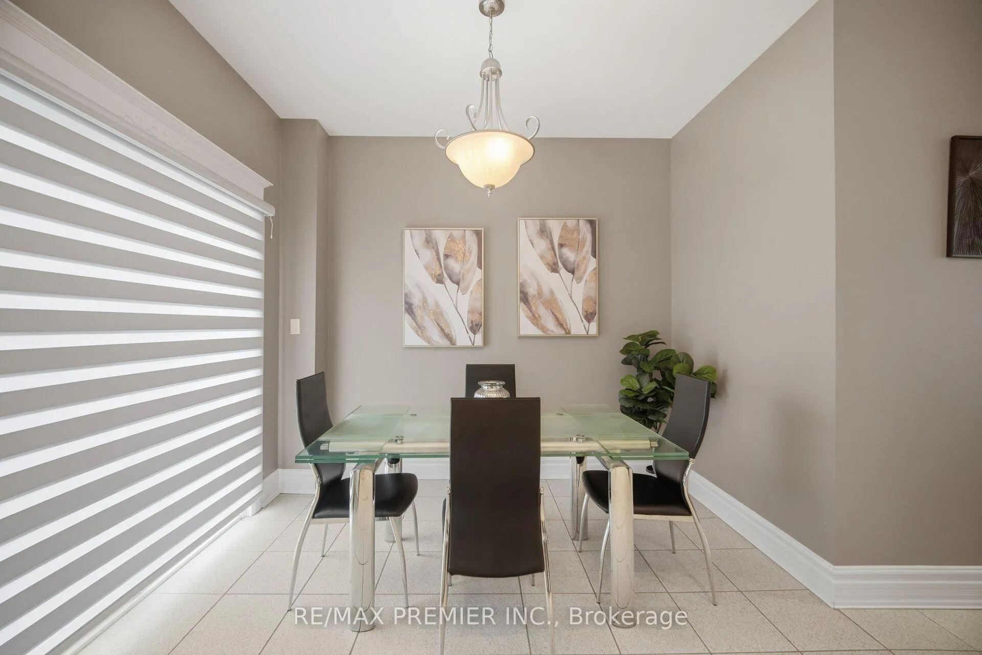Photo 10 of 140 Ferdinand Avenue, Vaughan, Maple — HOMEH