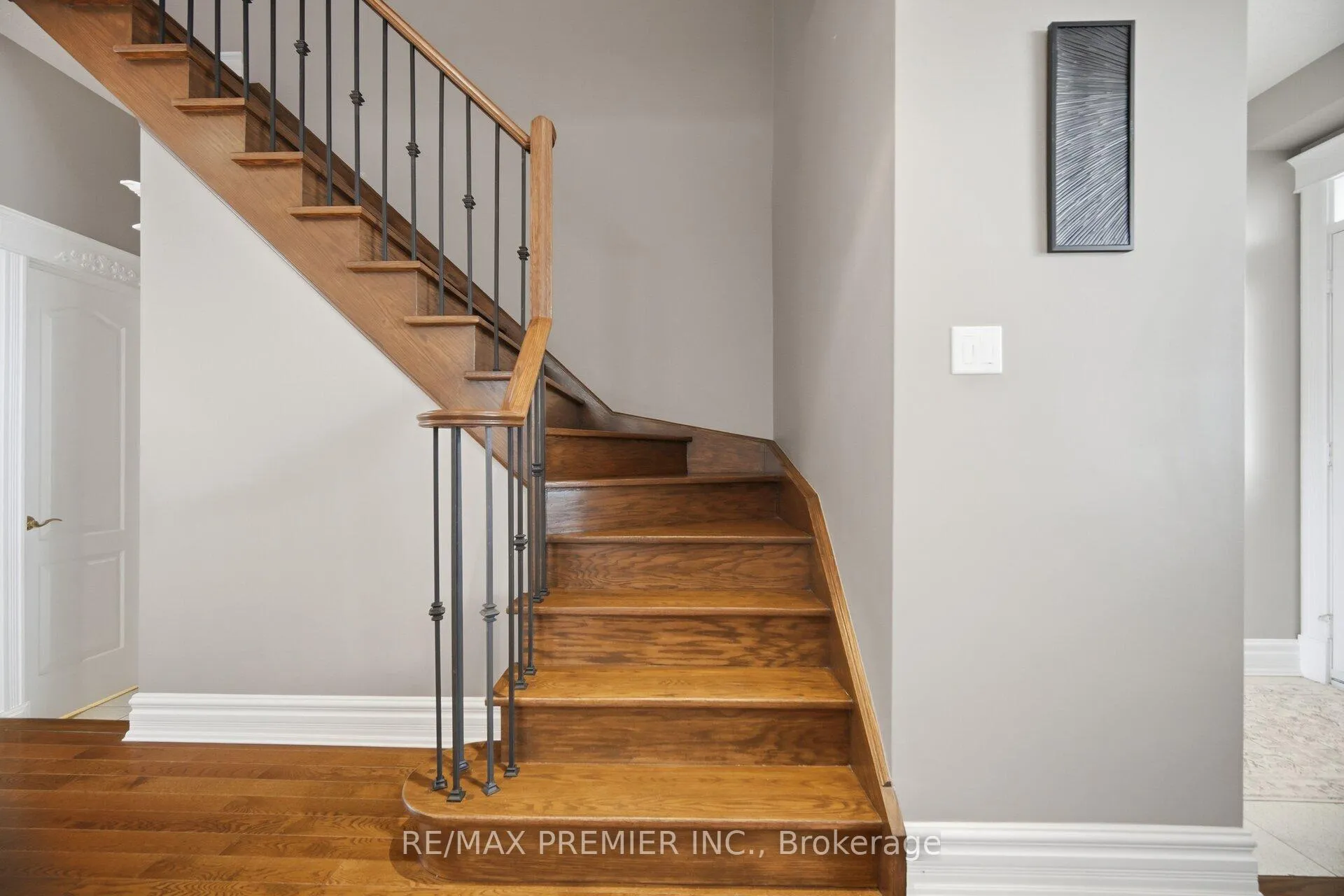 Photo 15 of 140 Ferdinand Avenue, Vaughan, Maple — HOMEH
