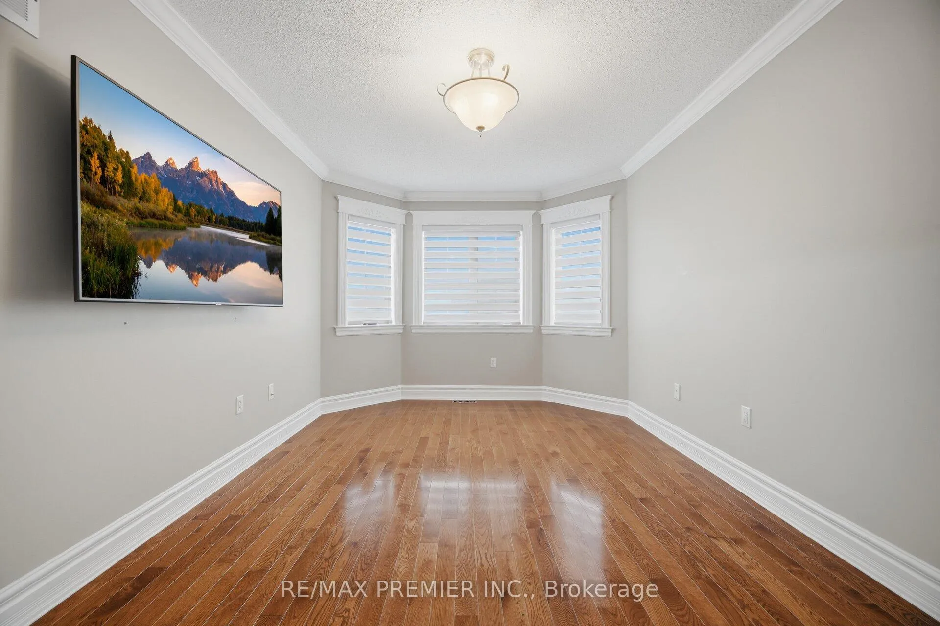 Photo 19 of 140 Ferdinand Avenue, Vaughan, Maple — HOMEH