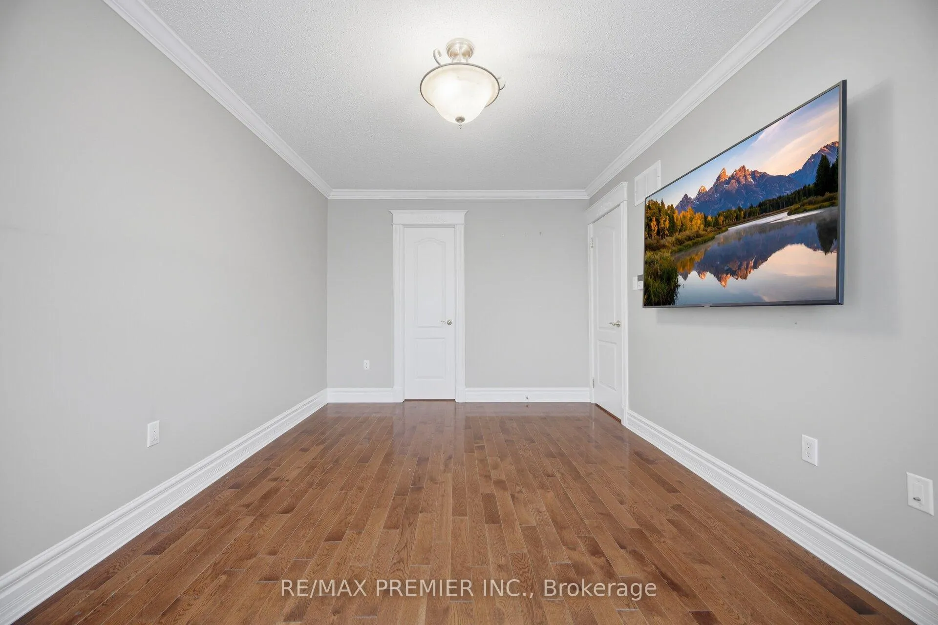 Photo 20 of 140 Ferdinand Avenue, Vaughan, Maple — HOMEH
