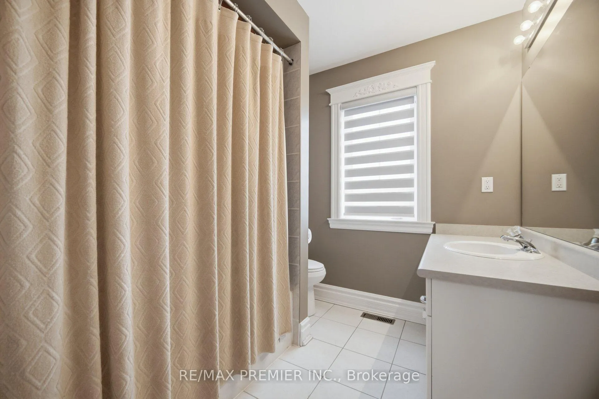 Photo 27 of 140 Ferdinand Avenue, Vaughan, Maple — HOMEH