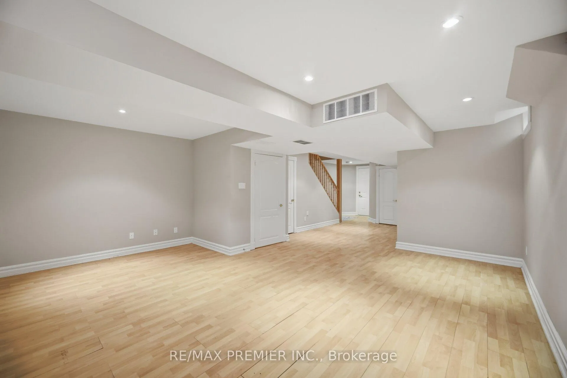 Photo 30 of 140 Ferdinand Avenue, Vaughan, Maple — HOMEH