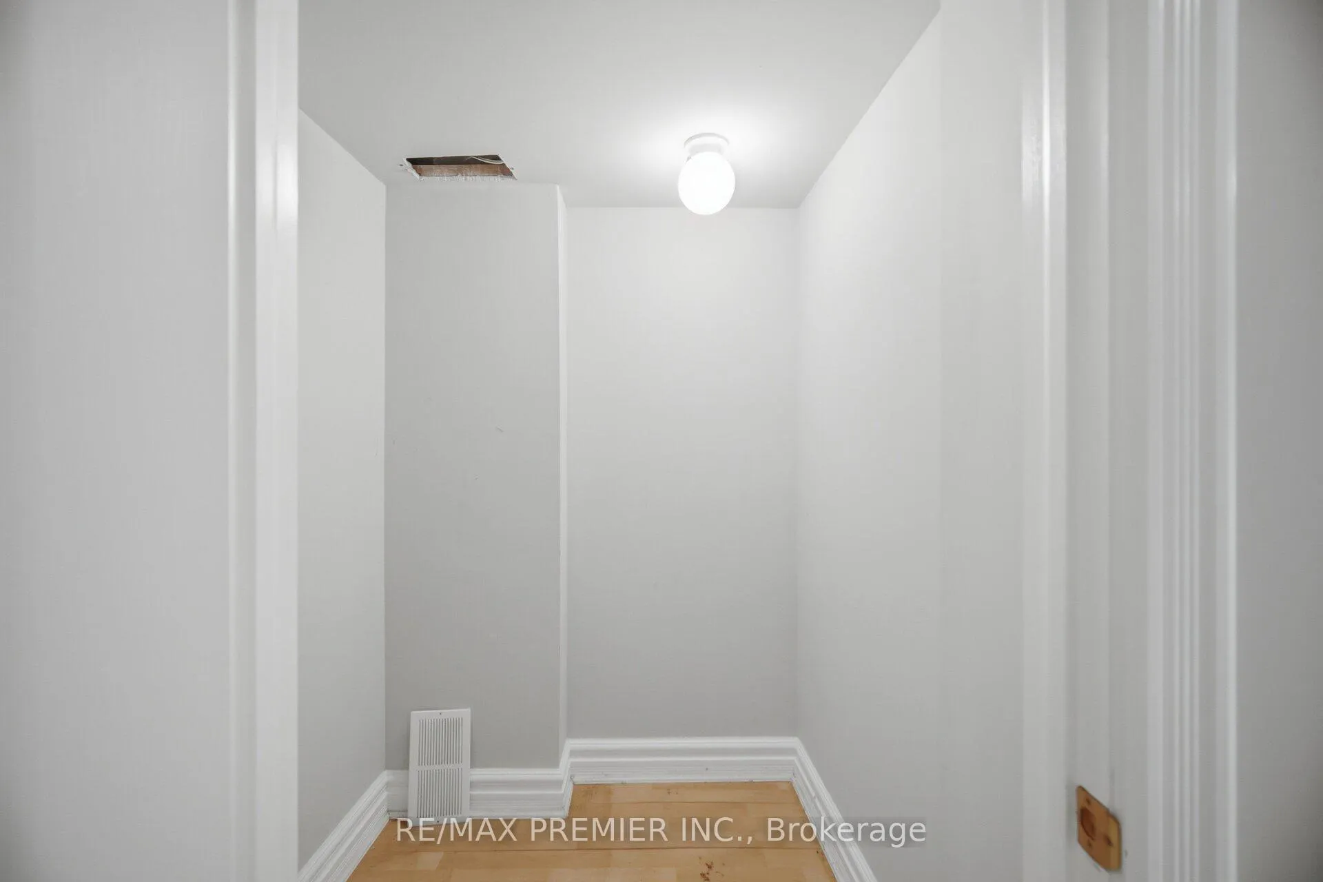 Photo 31 of 140 Ferdinand Avenue, Vaughan, Maple — HOMEH