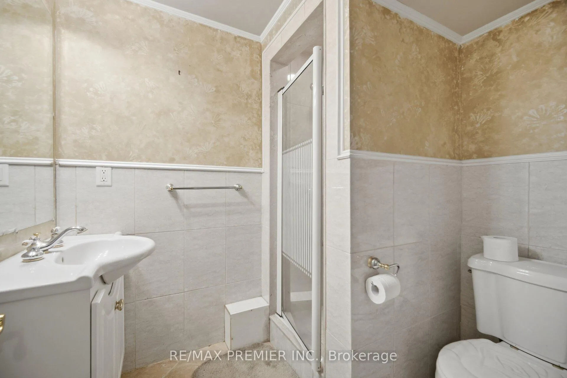Photo 32 of 140 Ferdinand Avenue, Vaughan, Maple — HOMEH